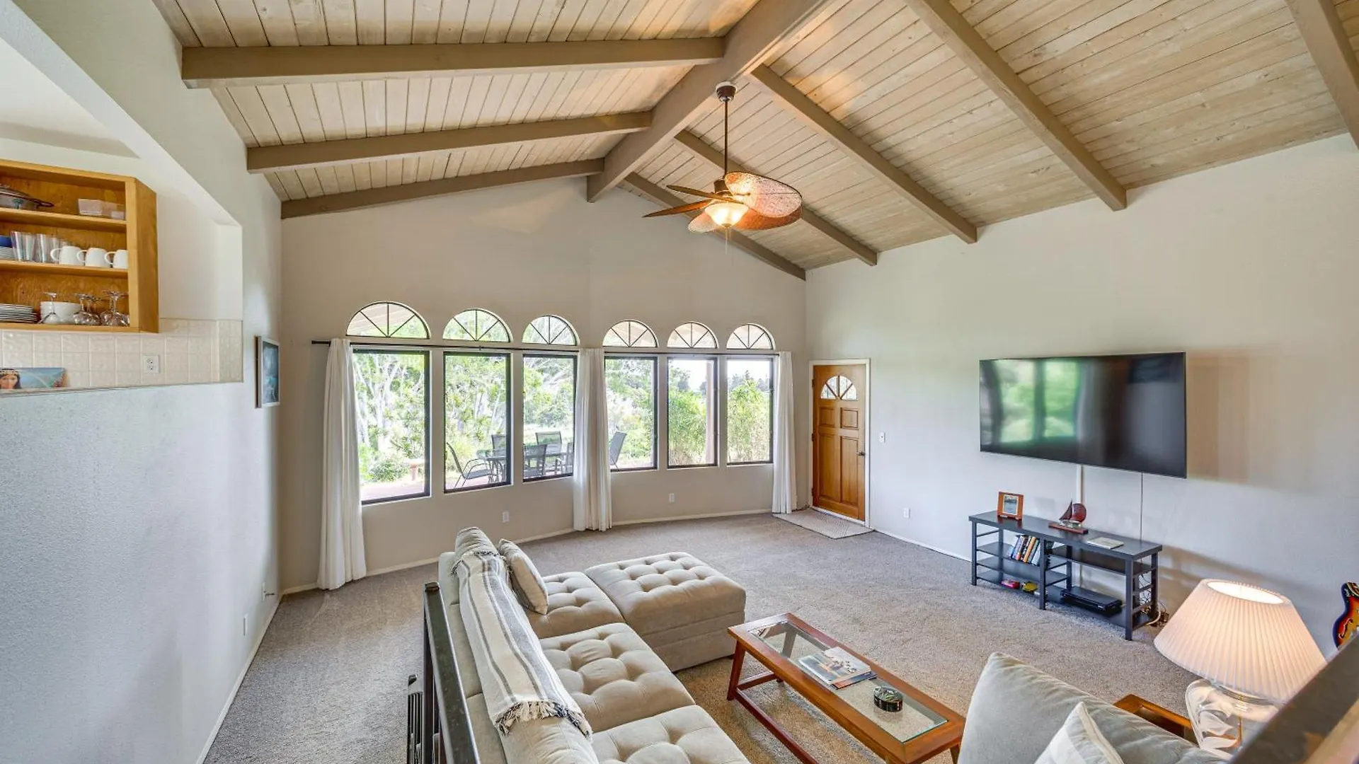 Villa Secluded Waimea Hideaway With Lanai And Views!